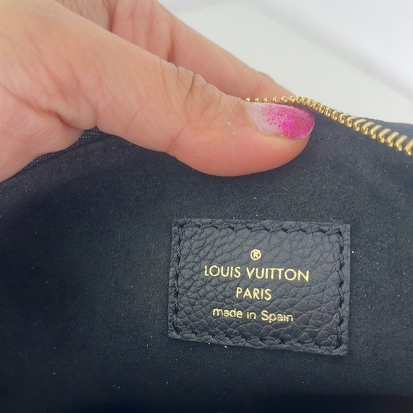 LOUIS VUITTON Empreinte Monogram Giant Multi Pochette Accessories Black - Picture 6 of 9